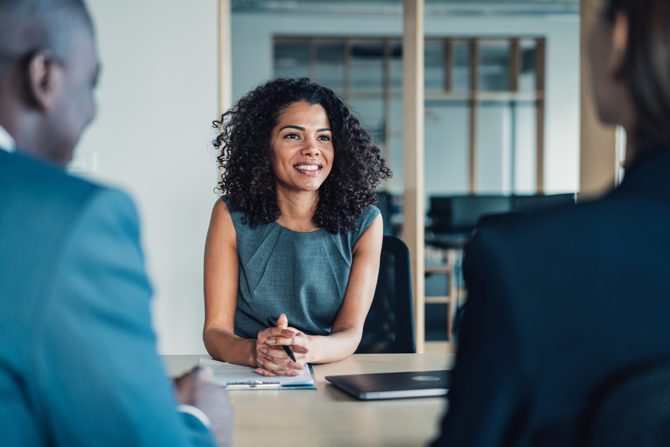 Los jóvenes líderes empresariales ofrecen esperanza para el futuro, pero necesitan apoyo